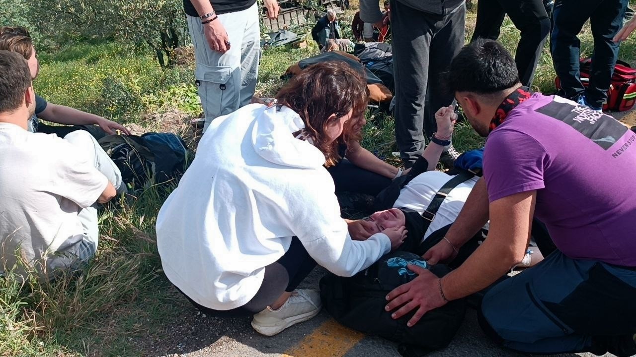 Sakarya’da 12 kişinin yaralandığı kazada midibüsün freni patlamış
