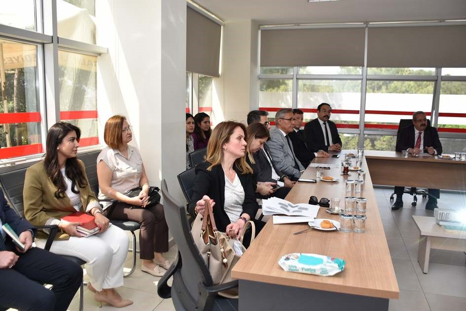 Salihli’de kadına yönelik şiddetle mücadele toplantısı yapıldı
