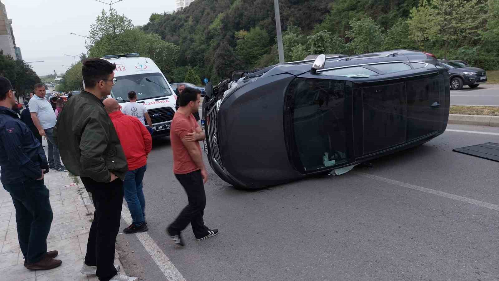 Samsun’da iki otomobil çarpıştı: 2 yaralı
