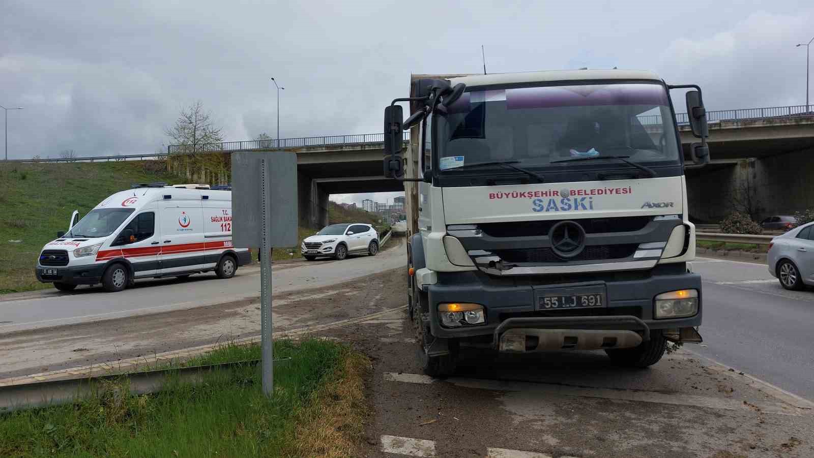 Samsun’da kamyon otomobile arkadan çarptı: 2 yaralı
