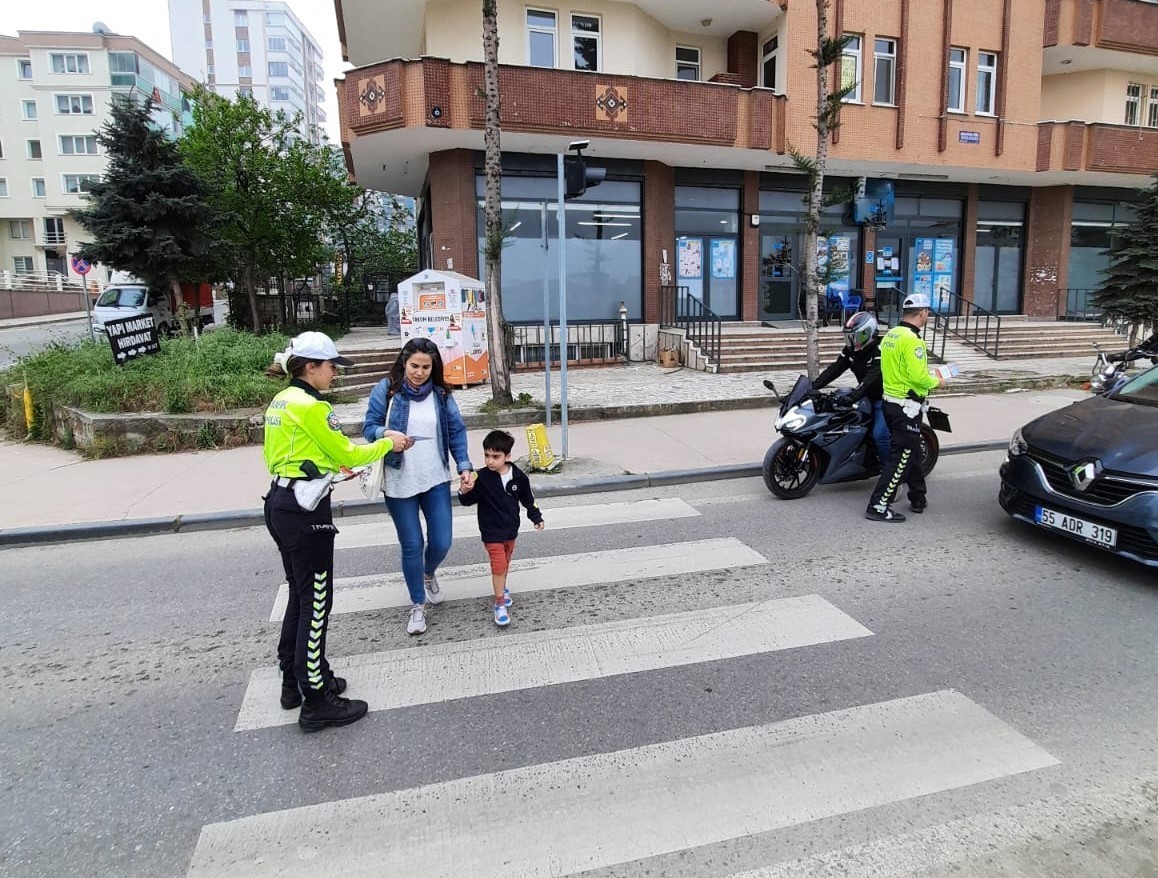 Samsun polisi, trafik kazalarının önüne geçmek için bilgilendirdi