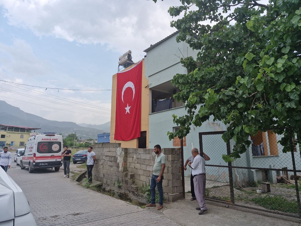 Şehit Uzman Çavuş’un baba ocağına acı haber verildi
