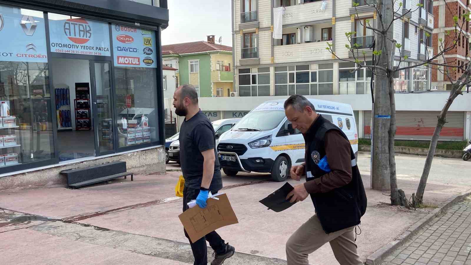 Tabancasını temizlerken kendini yaraladı
