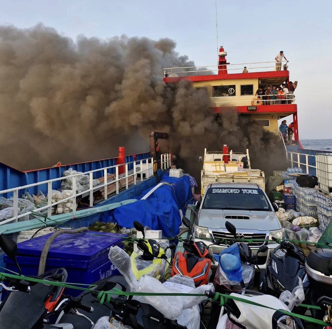 Tayland’da feribot yandı: 108 kişi kurtarıldı
