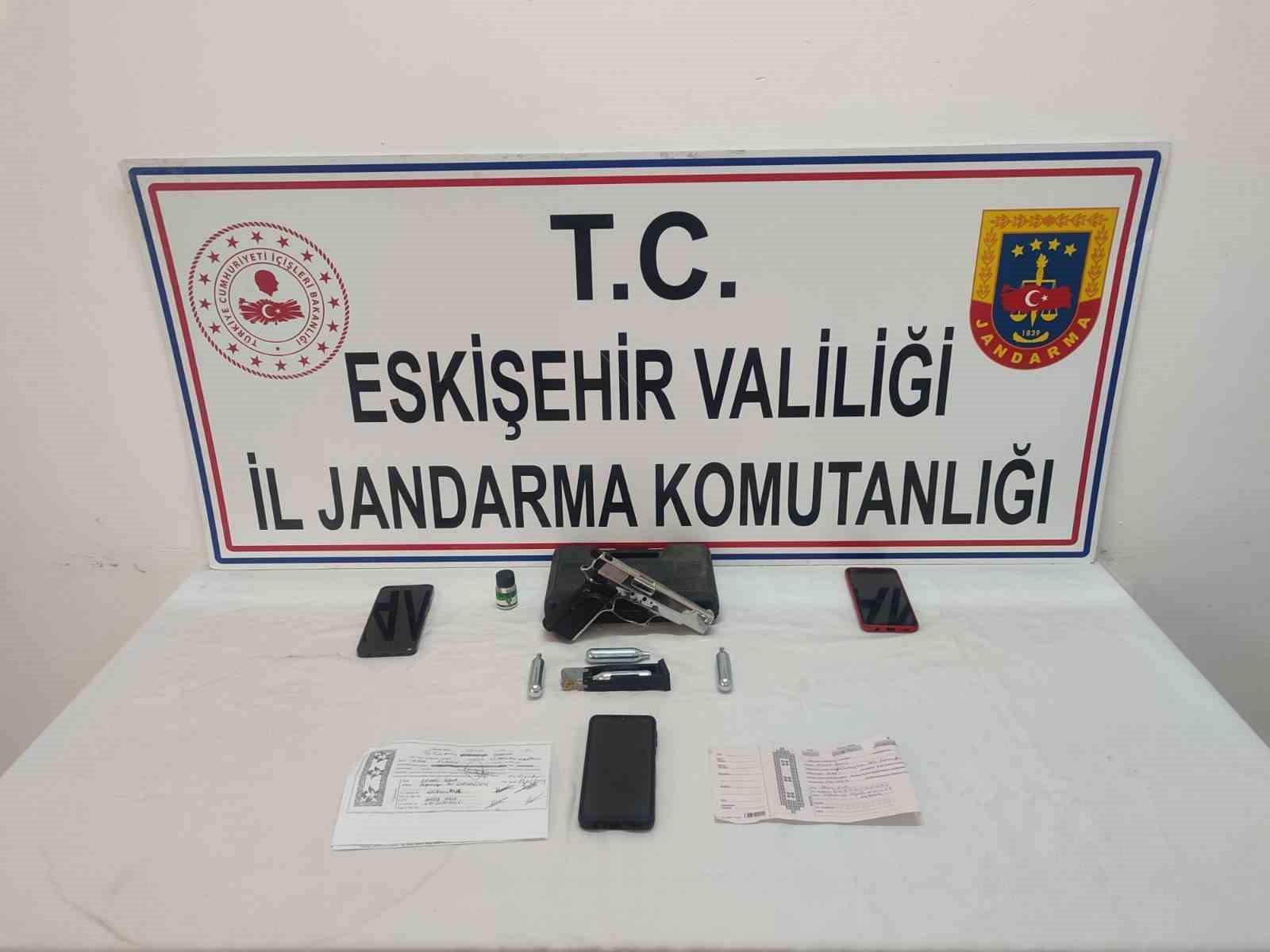 Tefecilik yapan 3 şahıs jandarma operasyonuyla yakalandı