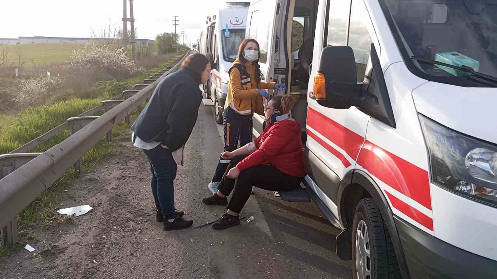 Tekirdağ’da işçi servisi askeri personel taşıyan servise çarptı: 16 yaralı
