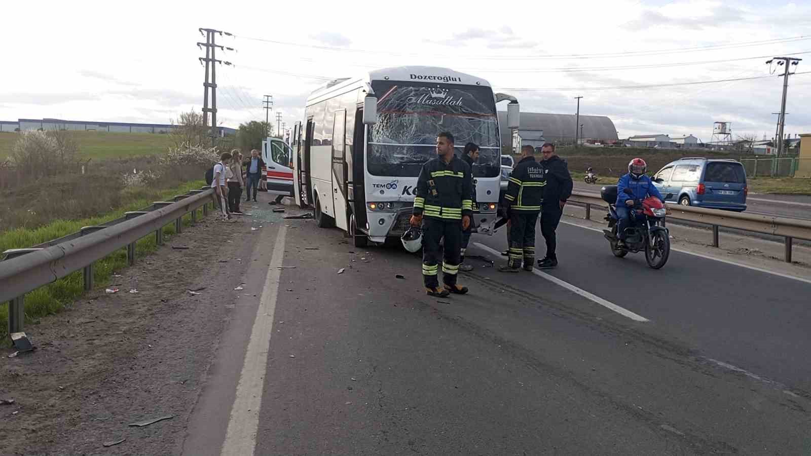 Tekirdağ’da işçi servisi askeri personel taşıyan servise çarptı: 16 yaralı
