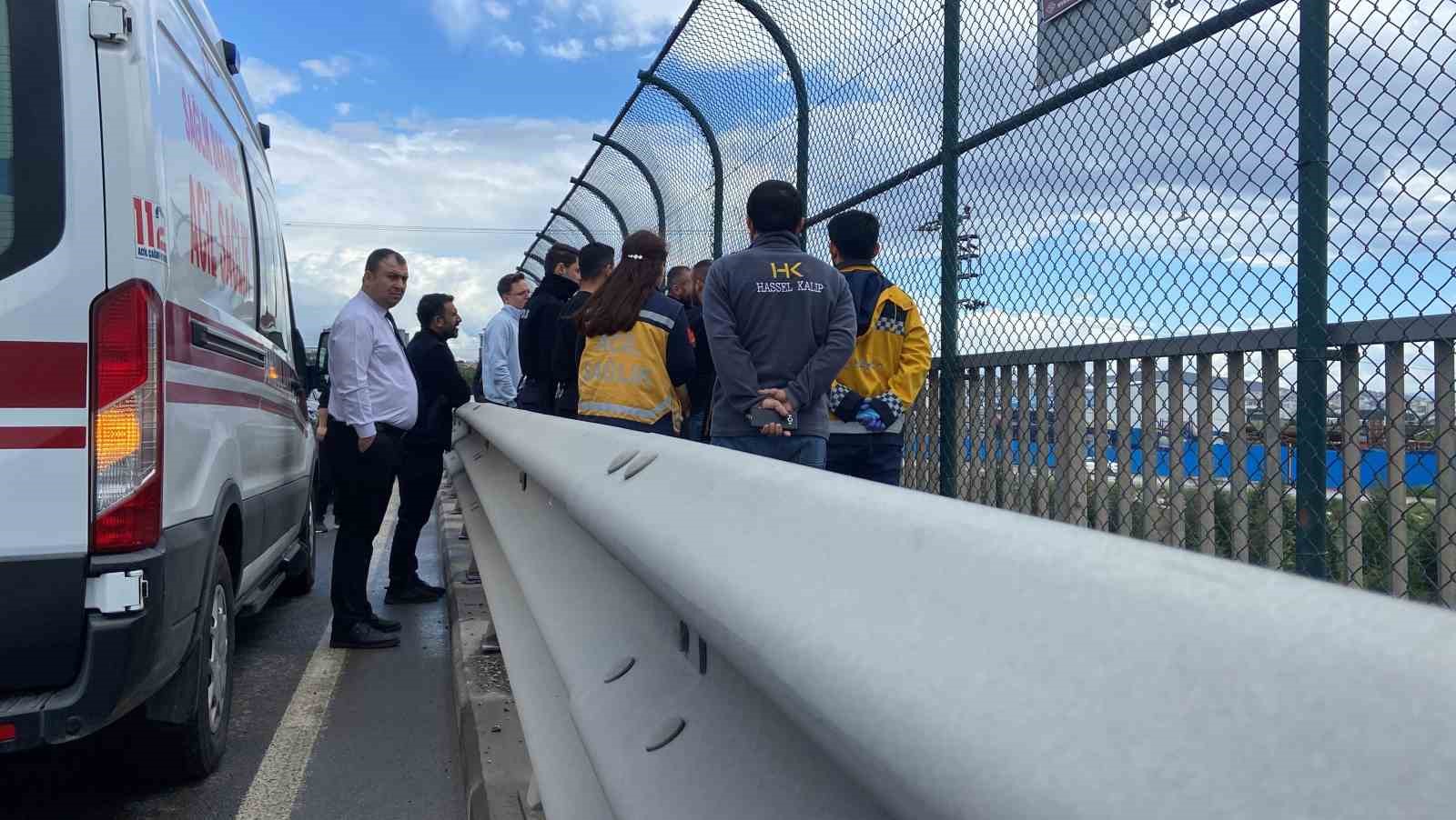 TEM Otoyolu köprüsünde intihar girişiminde bulunan şahsı polis ikna etti
