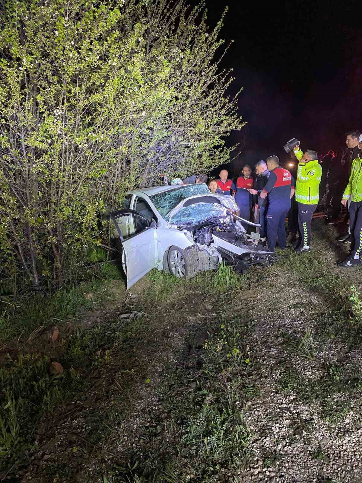 Tokat’ta iki otomobil kafa kafaya çarpıştı: 1 ölü, 5 yaralı
