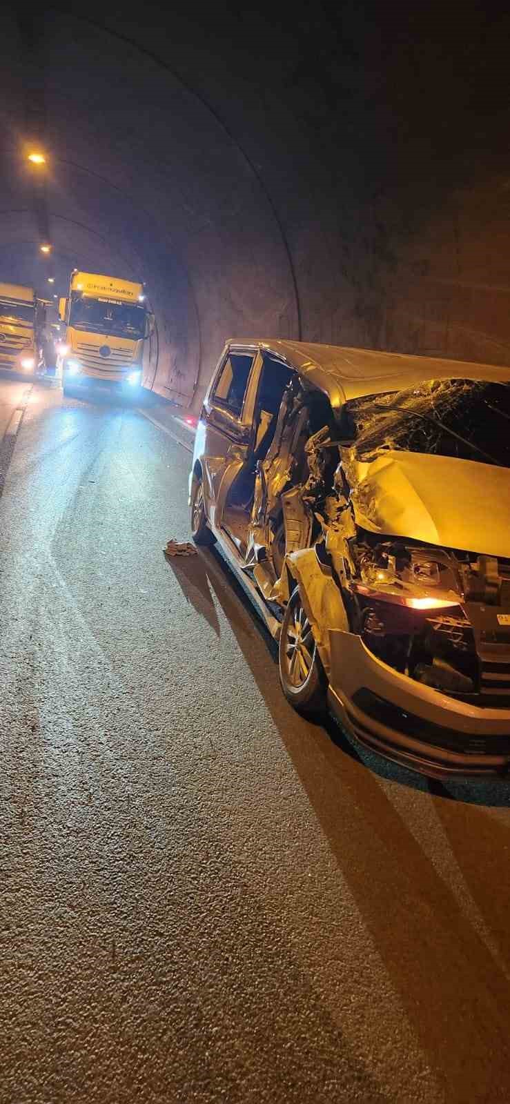 Trabzon’da tünelde zincirleme kaza: 1 ölü, 6 yaralı
