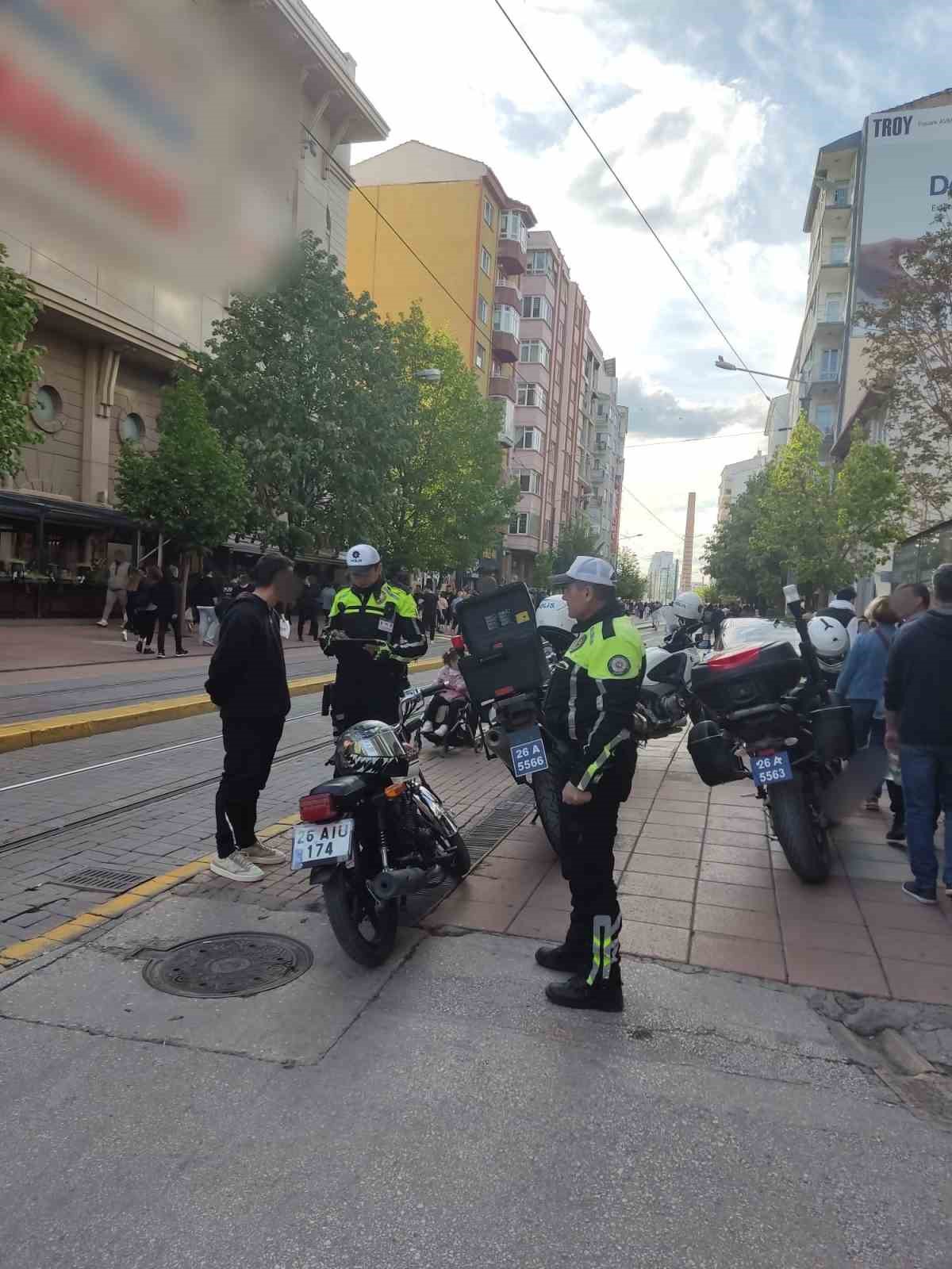 Trafik kurallarına uymayan 41 motosiklet ve motorlu bisiklet sürücüsüne ceza kesildi
