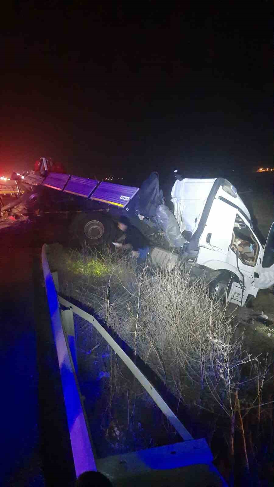 Ulukışla - Pozantı yolunda zincirleme kaza: 2 ölü
