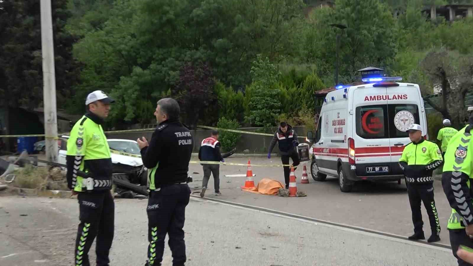 Yalova’da 1 kişinin öldüğü, 7 kişinin de yaralandığı kaza kamerada
