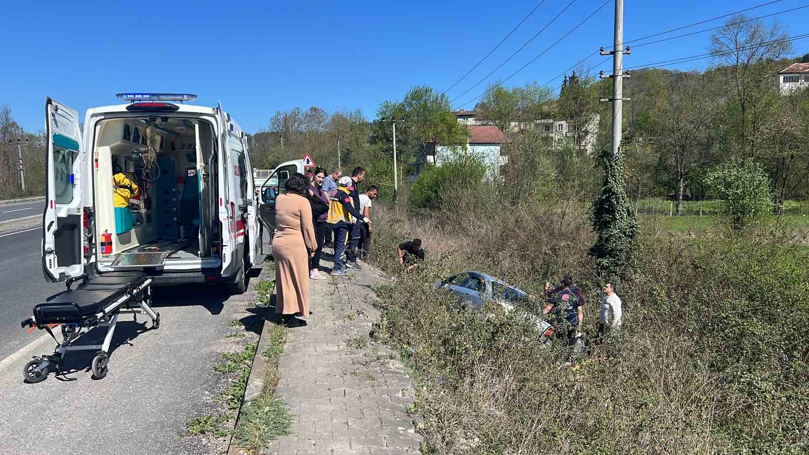 Zonguldak’ta otomobil şarampole uçtu: 5 yaralı
