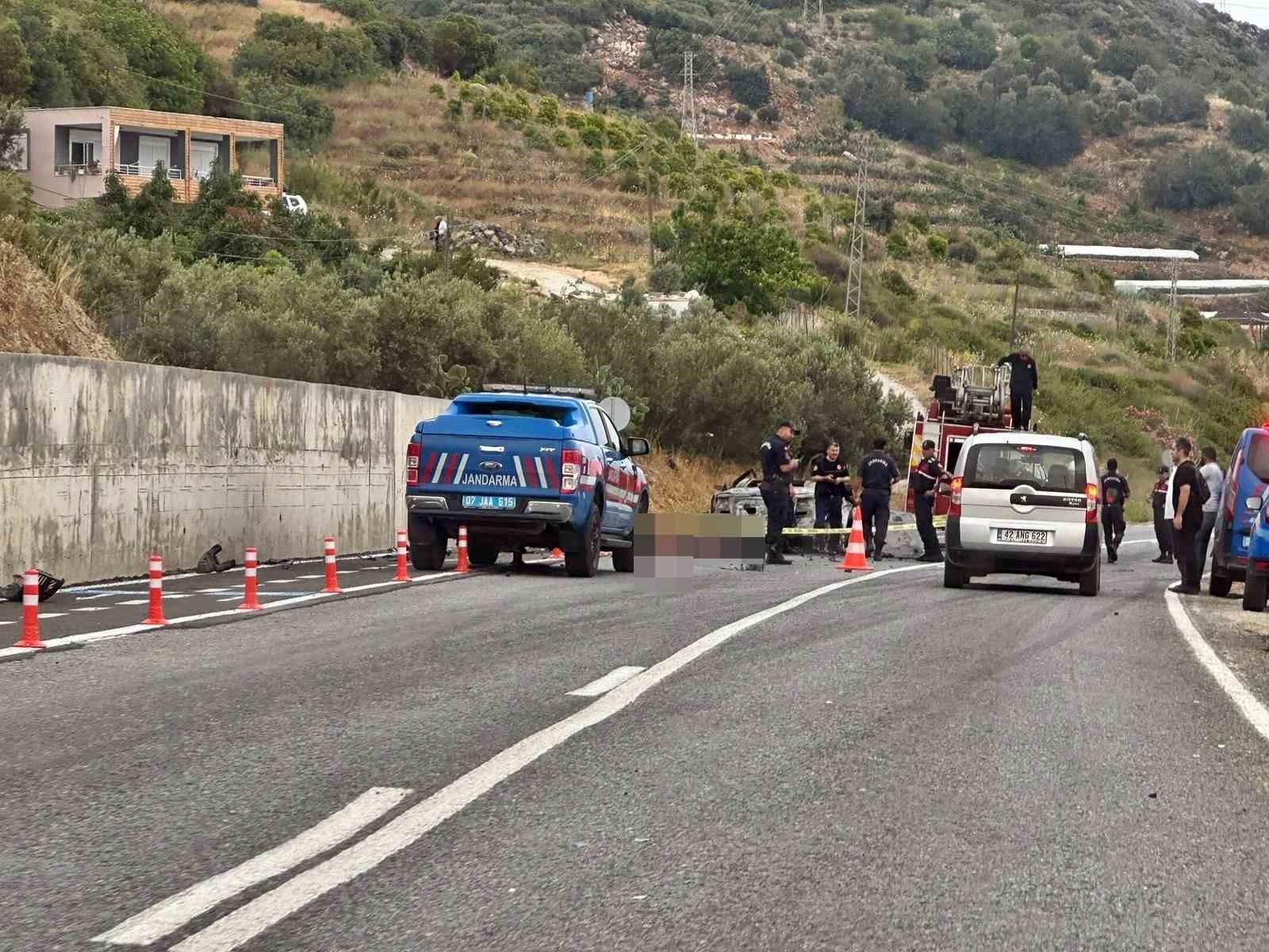 Antalya’da otomobil yangınında hayatını kaybeden Polonyalı turistlerin kimlikleri belli oldu
