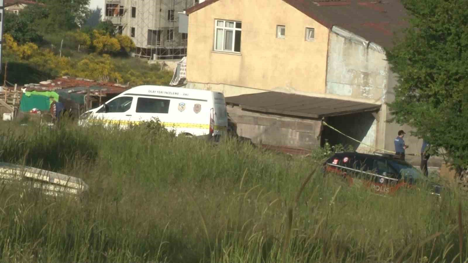 Arnavutköy’de polisin GBT kontrolünde silahlar patladı: 1 ölü, 1 ağır yaralı
