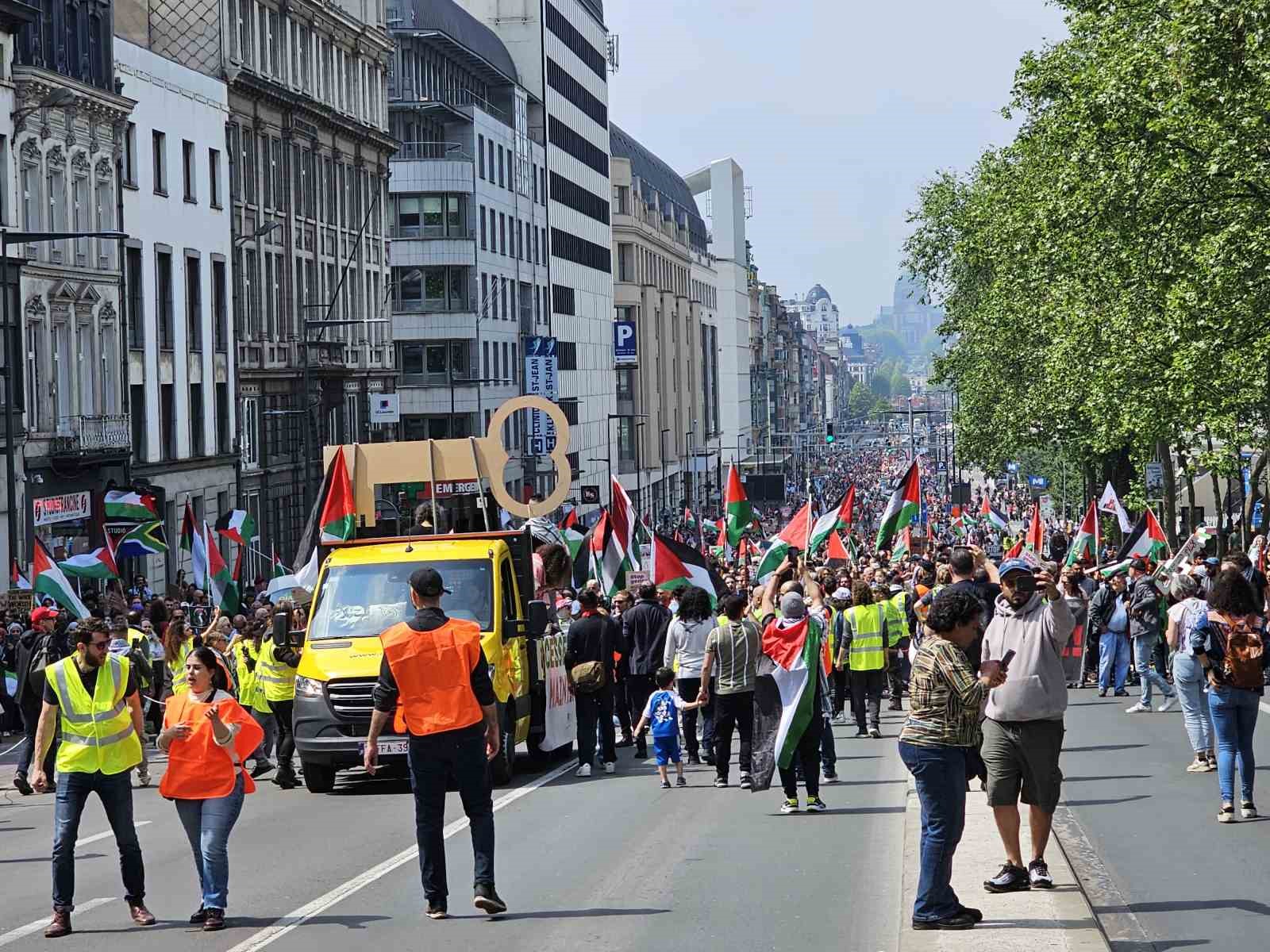 Brüksel’de binlerce kişi Gazze için yürüdü
