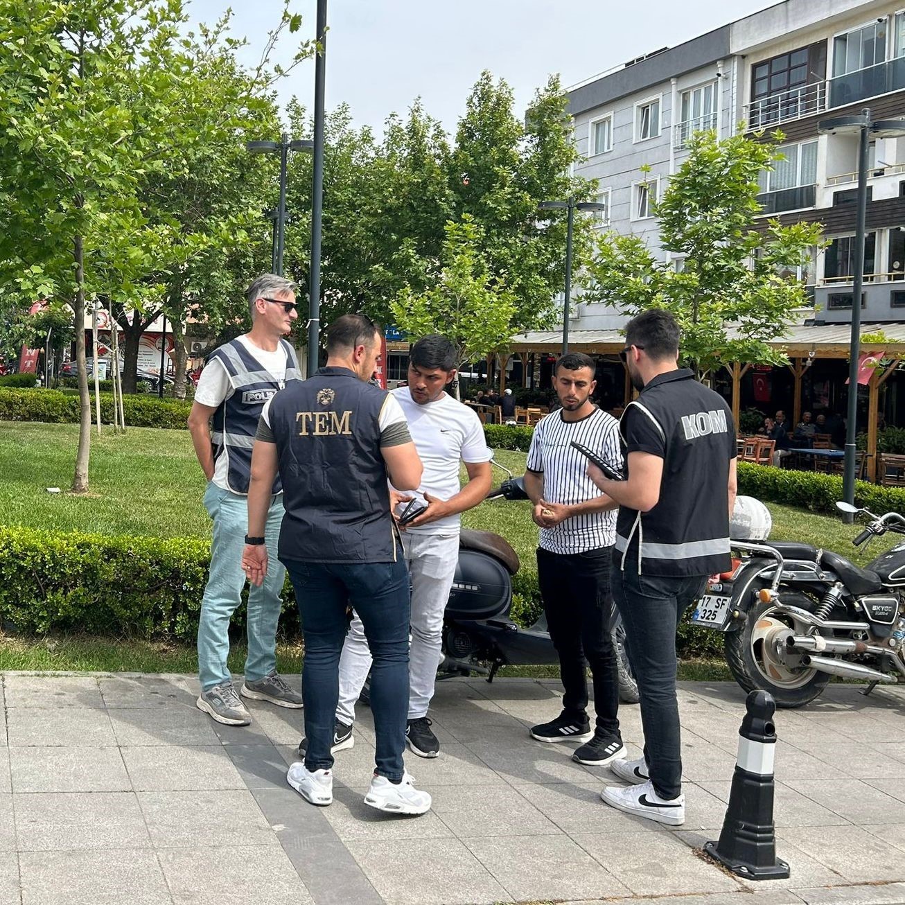 Çanakkale’de polisten okul çevrelerinde çocuk ve gençlerin korunmasına yönelik denetim
