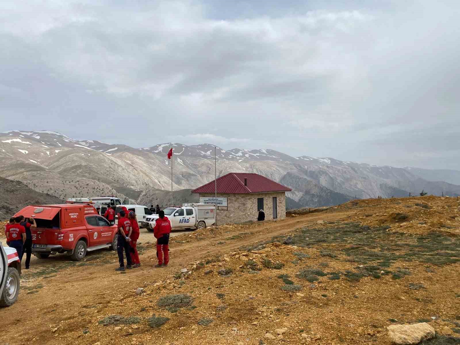 Dağda kaybolan emekli öğretim üyesini arama çalışmaları 10’uncu gününde devam ediyor
