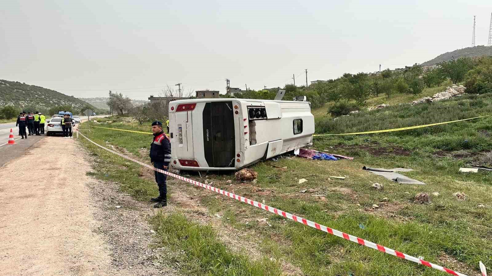 Gaziantep’te astsubayın öldüğü midibüs kazası kamerada
