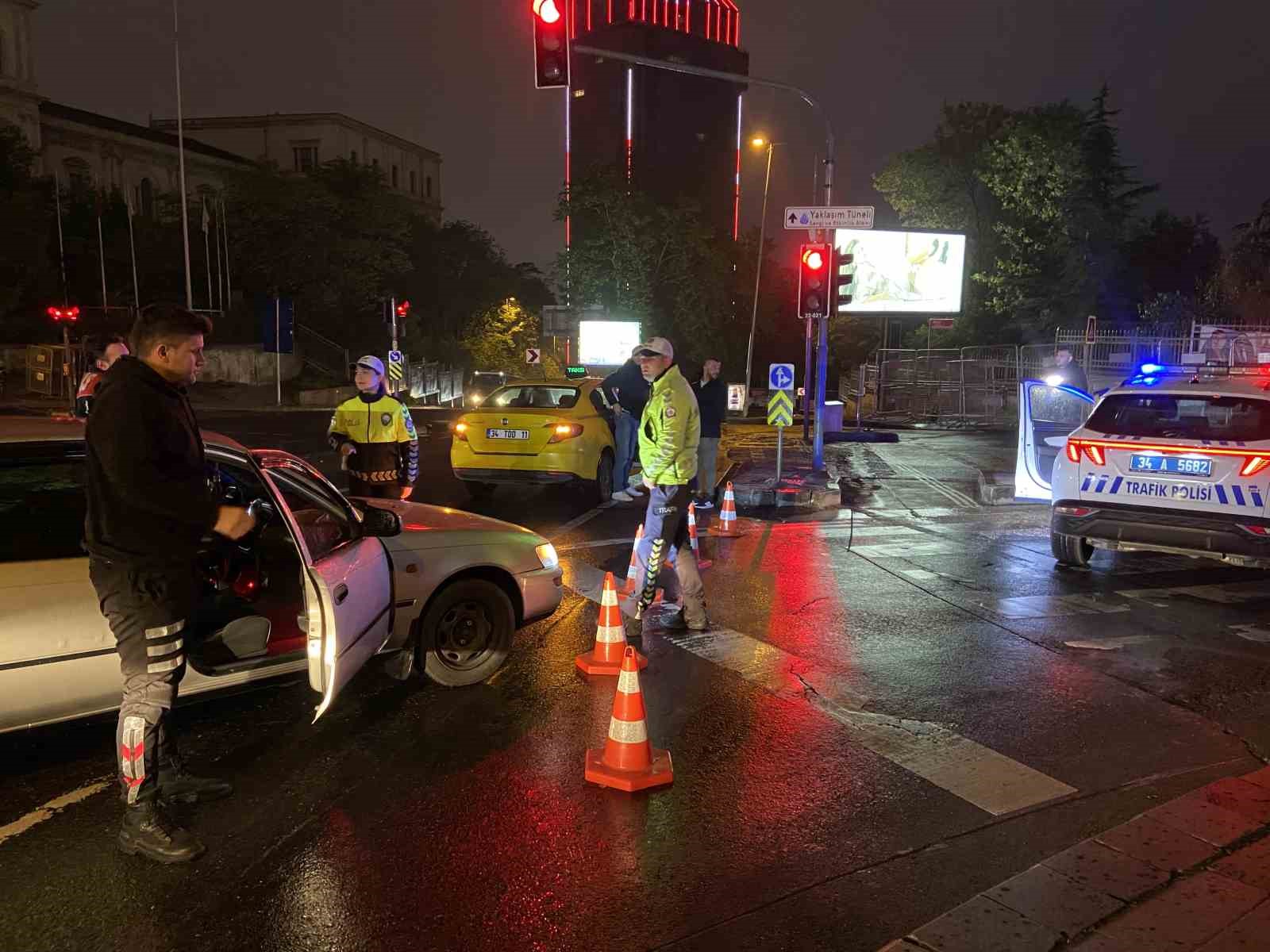 İstanbul’da 1 Mayıs nedeniyle bazı yollar trafiğe kapatıldı
