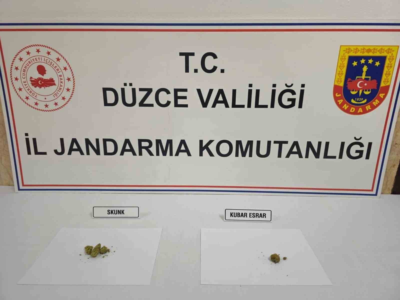 Jandarma’dan uyuşturucu kullananlara operasyonu
