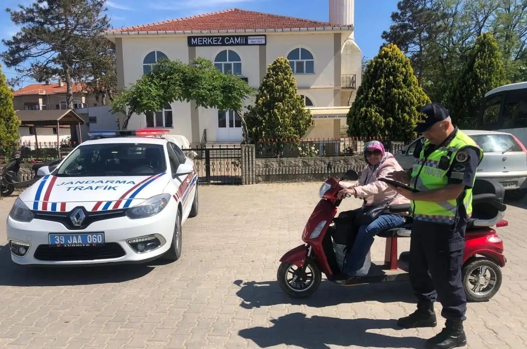 Kırklareli’nde motosiklet sürücüleri denetlendi
