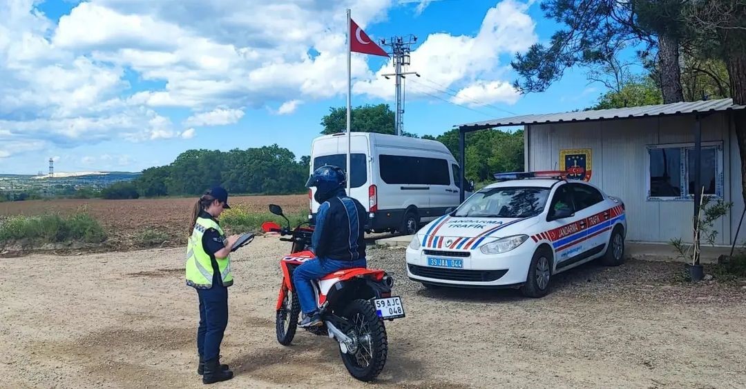 Kırklareli’nde motosiklet sürücüleri denetlendi
