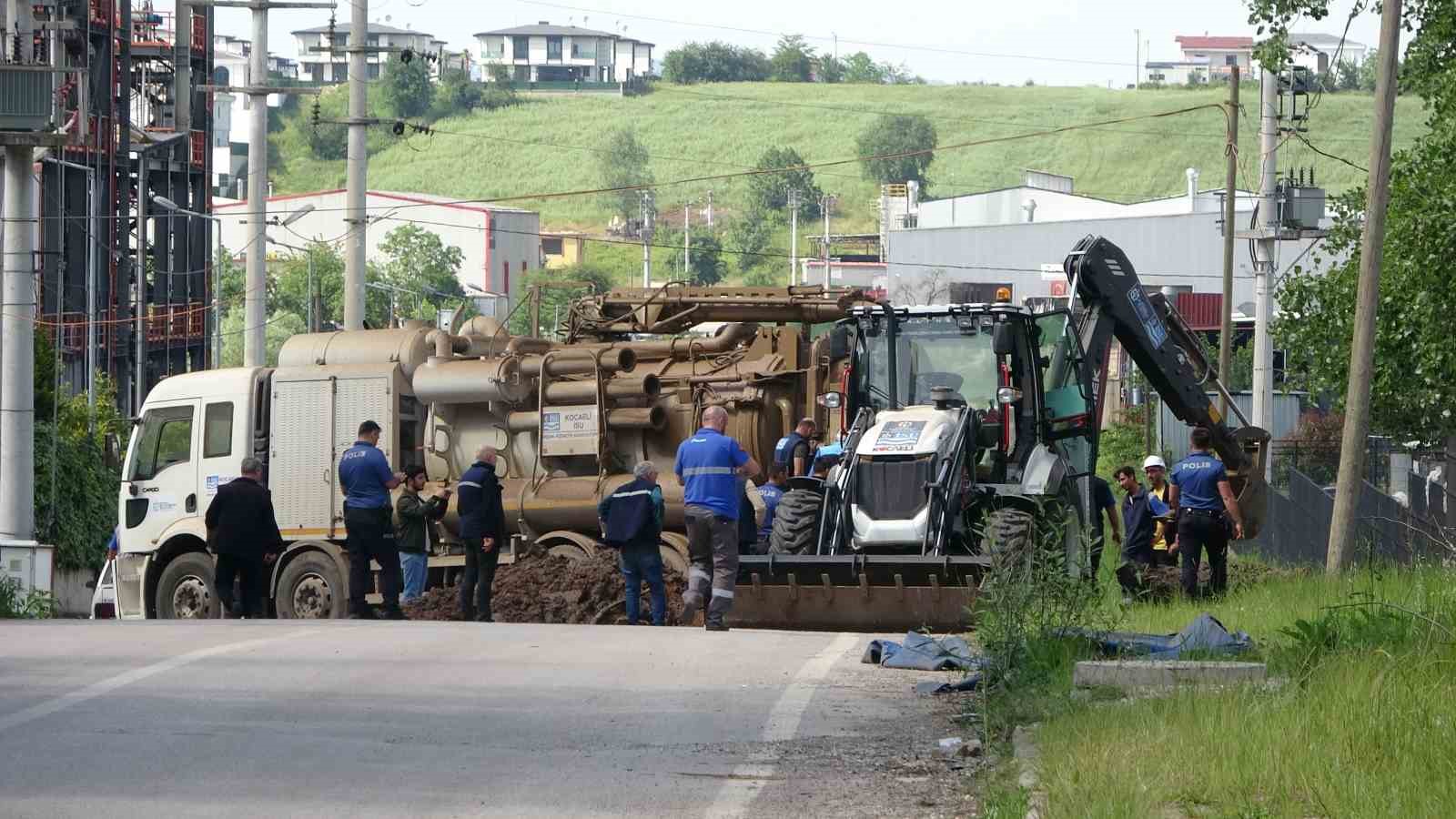 Kocaeli’de doğalgaz borusu delindi: Sızıntı ekipleri harekete geçirdi
