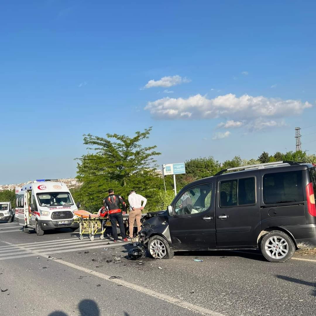 Lüleburgaz’da motosikletle otomobil çarpıştı: 1 yaralı
