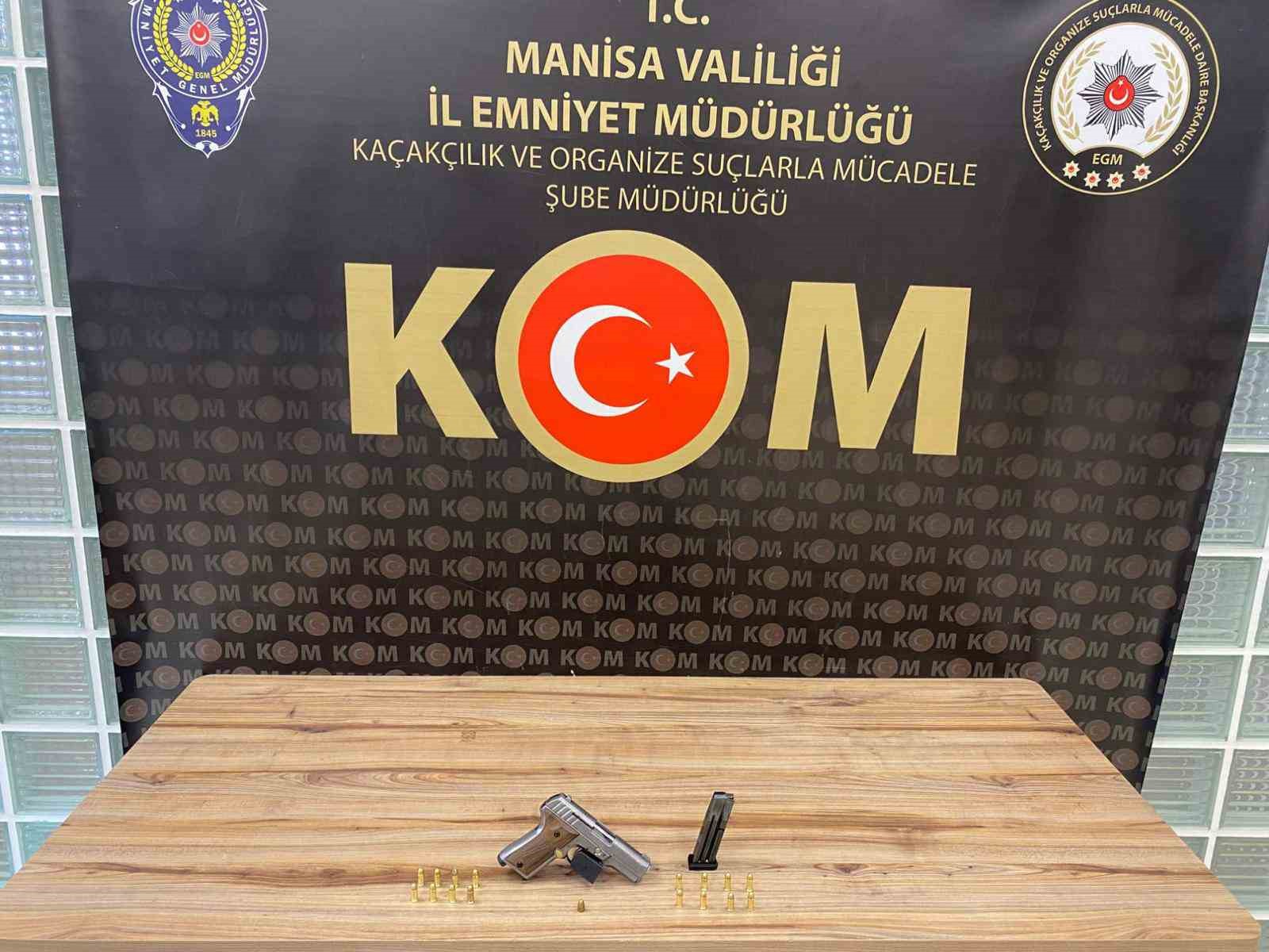 Manisa’da silah ticareti suçundan 2 gözaltı
