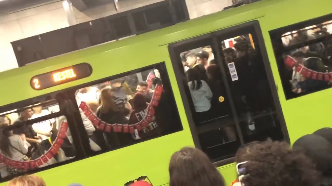 Metro vagonunu ringe çevirdiler
