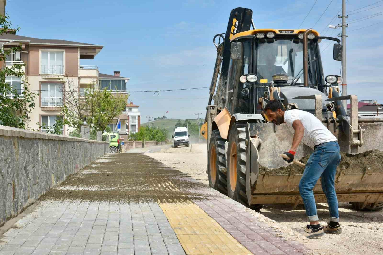 Mustafakemalpaşa’da hayat konforunu bozan yollar tamamlanıyor
