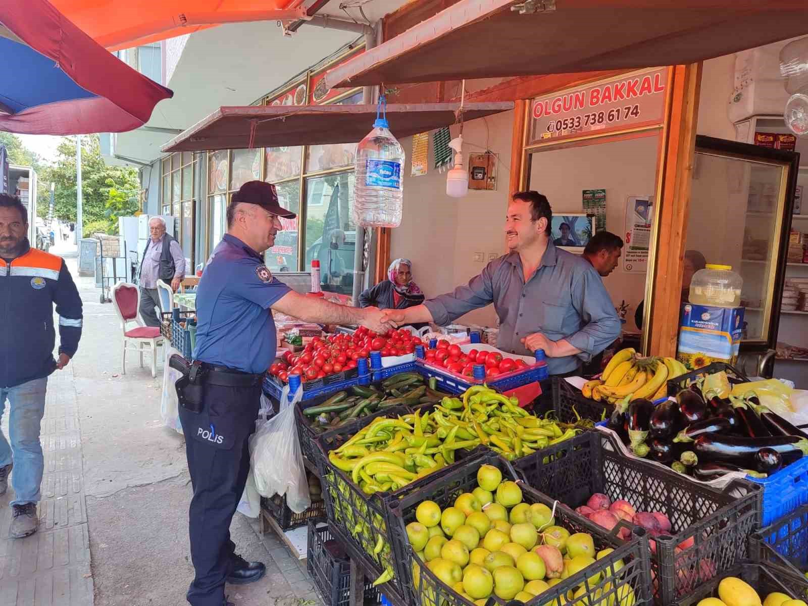 Samsun polisi denetliyor, bilgilendiriyor
