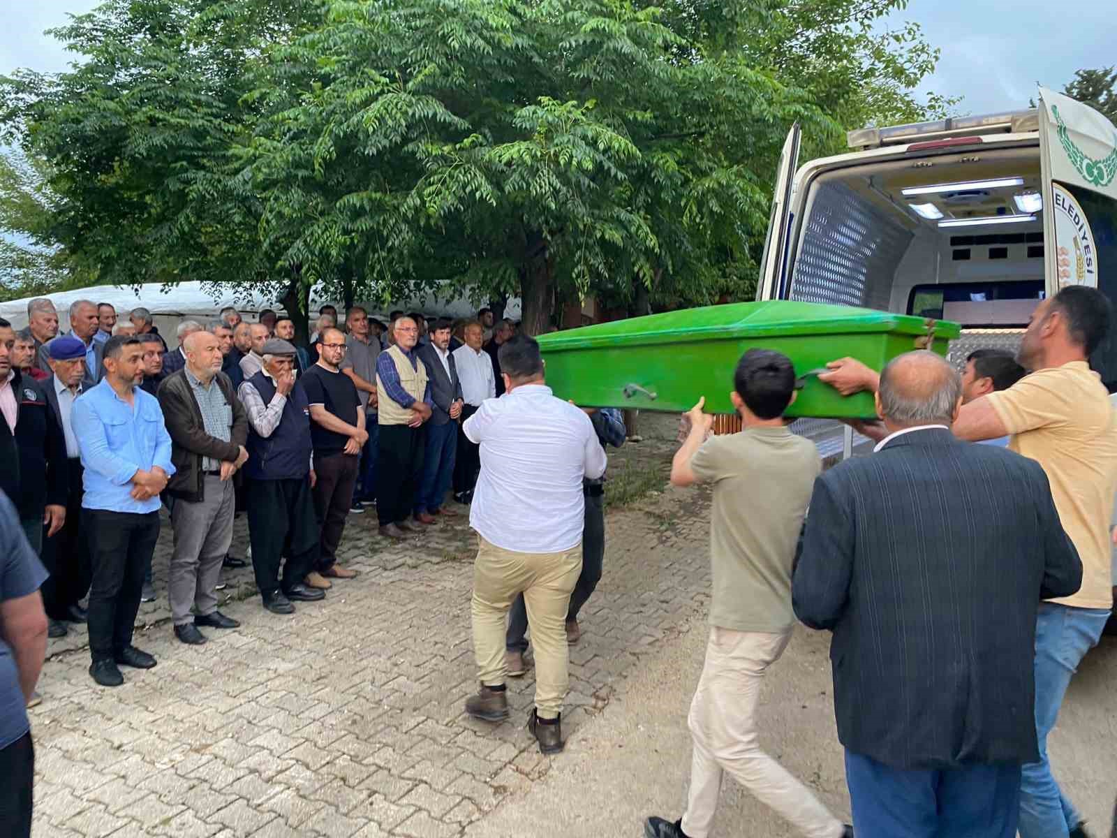 Son sözü ’Anne beni bir şey ısırdı’ olan 5 yaşındaki çocuk hayatını kaybetti
