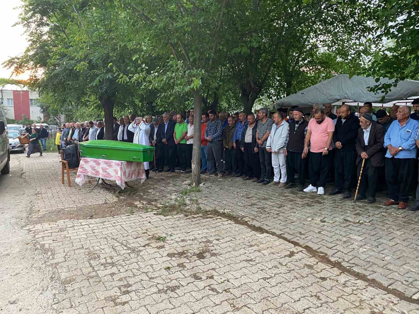 Son sözü ’Anne beni bir şey ısırdı’ olan 5 yaşındaki çocuk hayatını kaybetti
