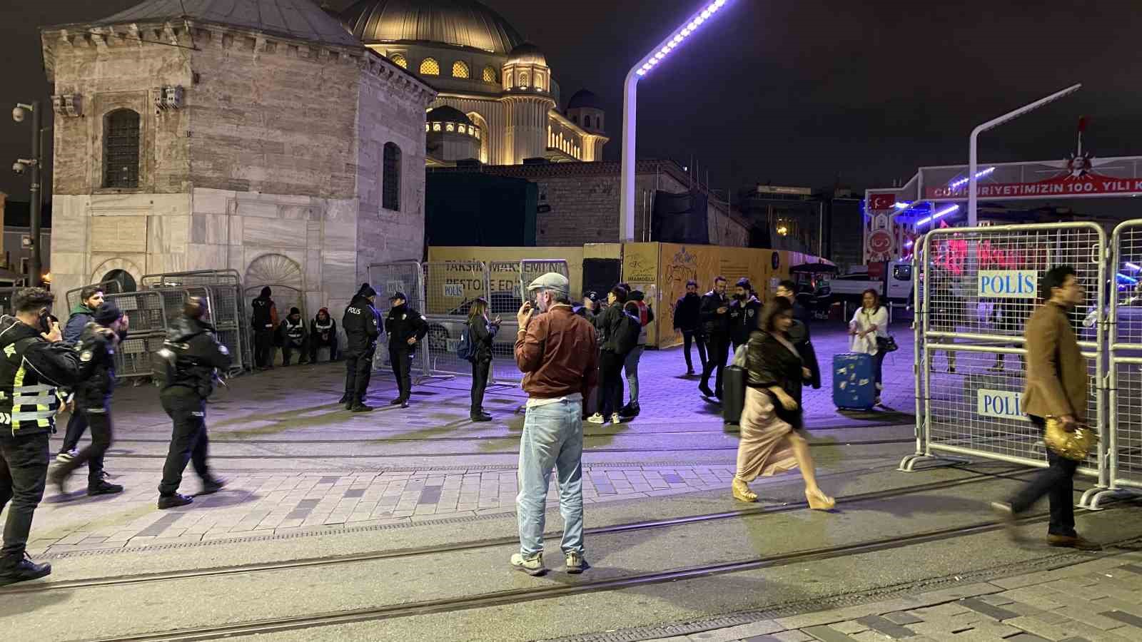 Taksim ve İstiklal Caddesi’ndeki kısıtlamalar kaldırıldı
