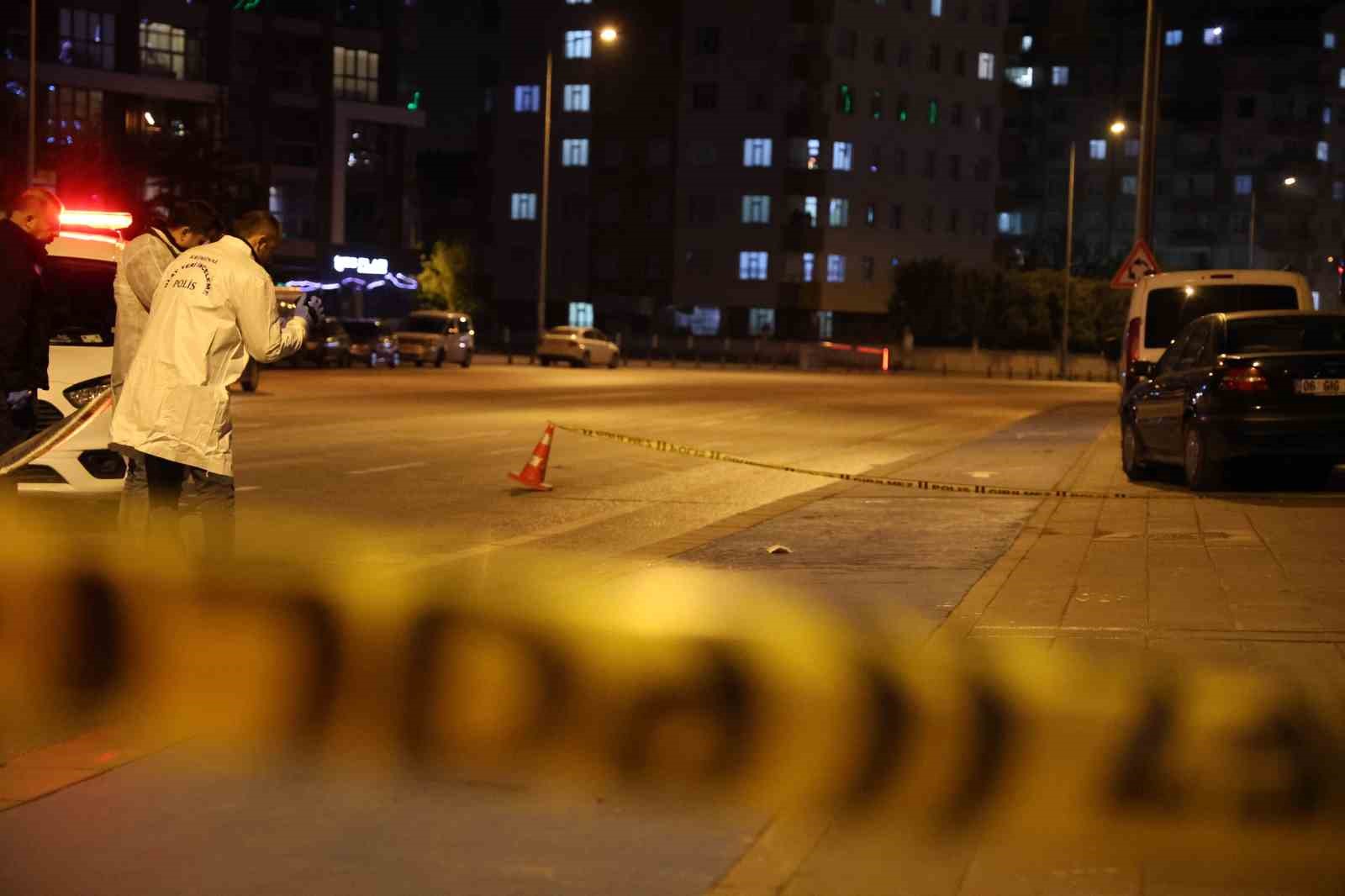 Trafikte tartıştığı kişinin kalbine bıçak saplayarak ölümüne neden olan zanlı adliyeye sevk edildi
